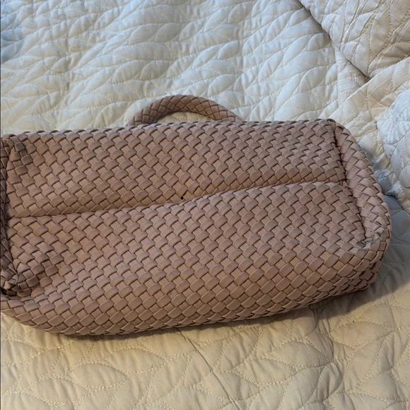 Elegant Woven Tote Bag in Blush Pink - Picture 5 of 9